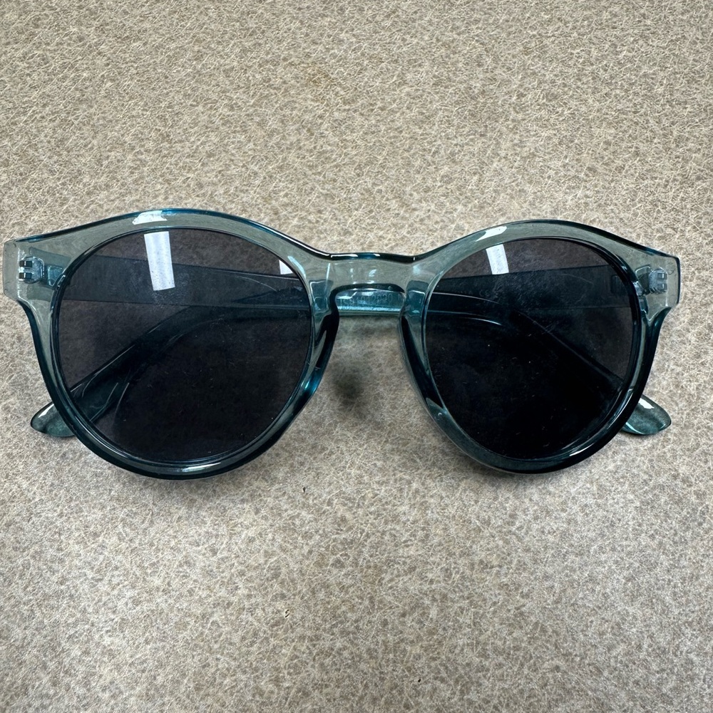 Stylish Blue Round Sunglasses